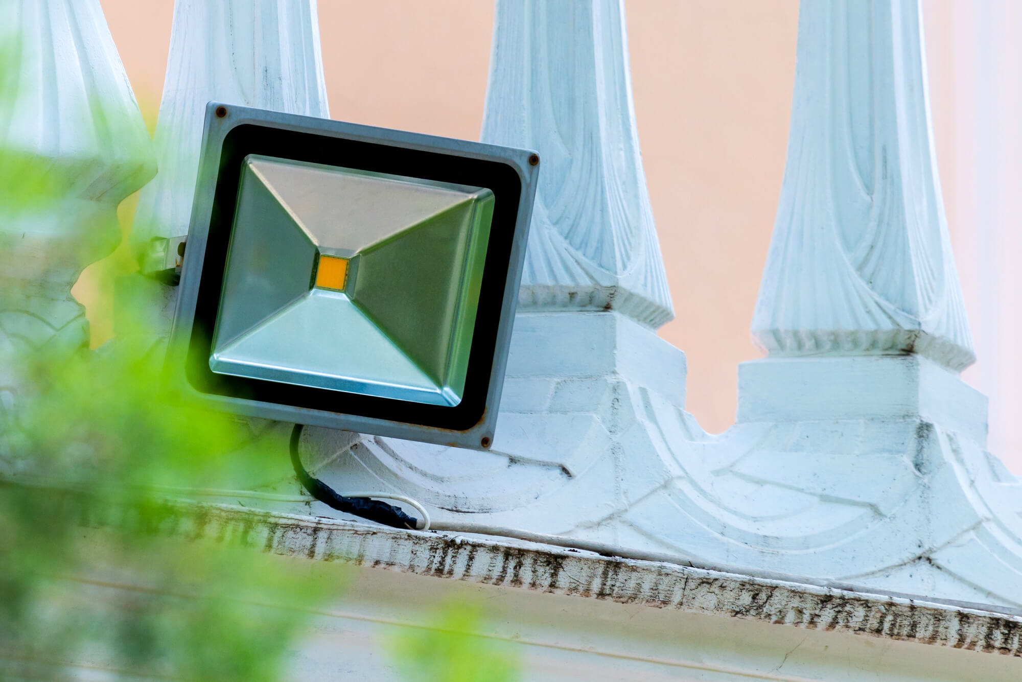 Best Solar Flood Lights for 2024 Powerful Lights for Bright and