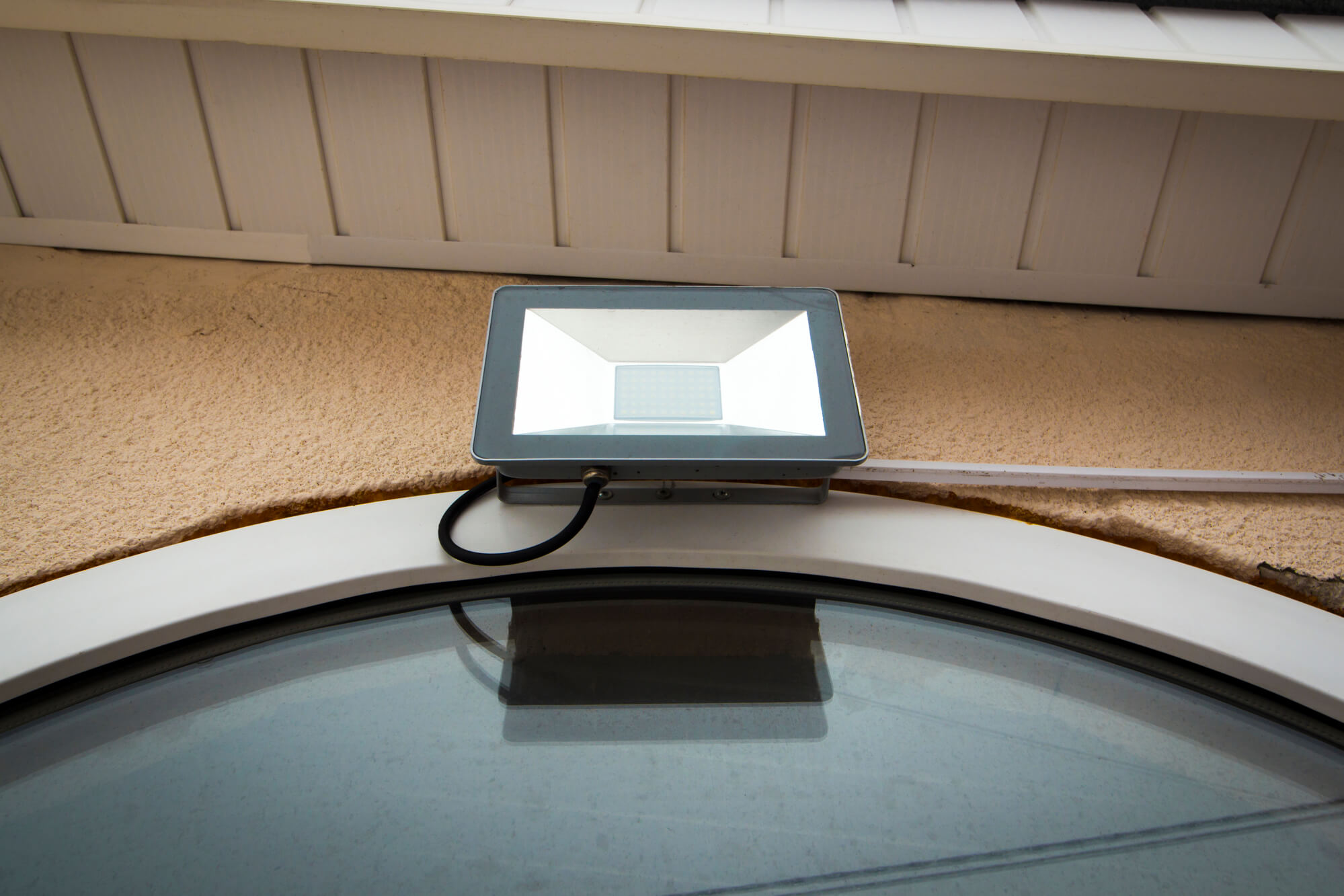 Best Solar Wall Lights for 2024 Elegant Lights for Enhanced Outdoor